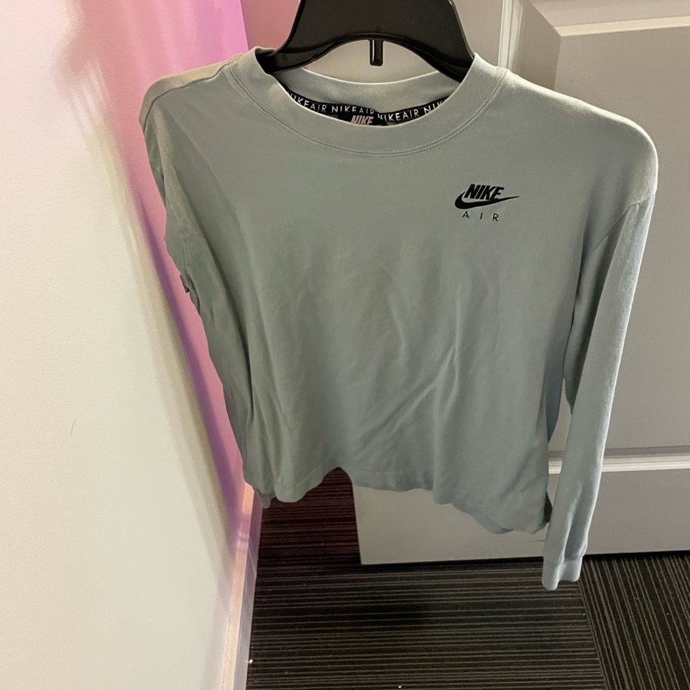 Small Nike longsleeve